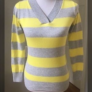Gap sweater